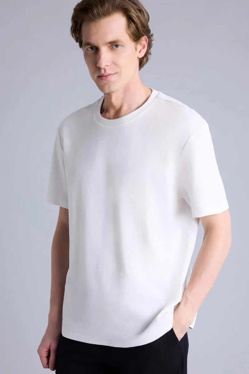 ديفاكتو Regular Fit Short Sleeve T-Shirt