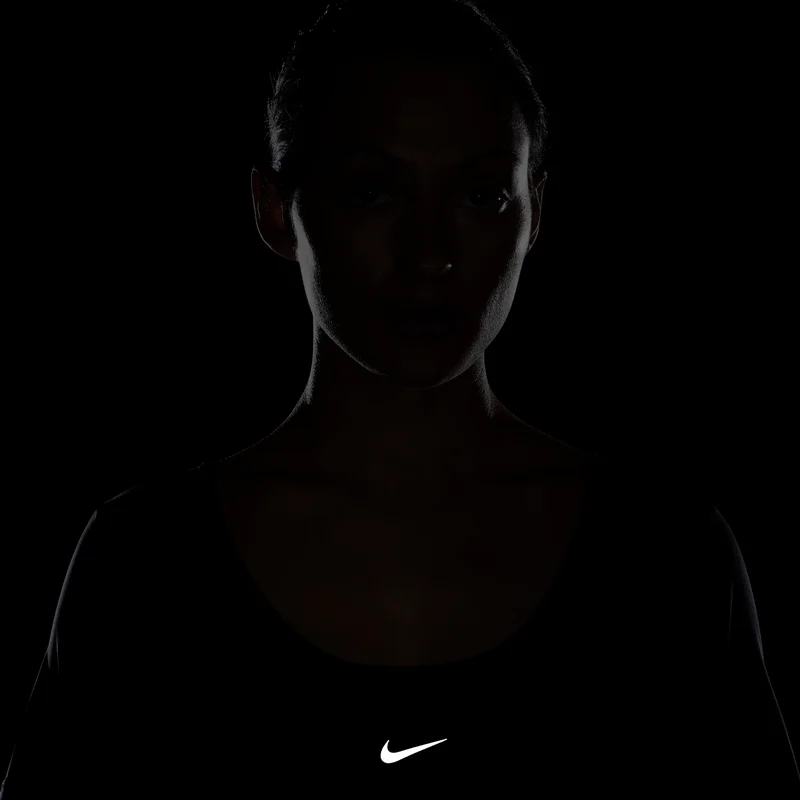 Nike Women's One Classic Dri-FIT Cropped Twist Top