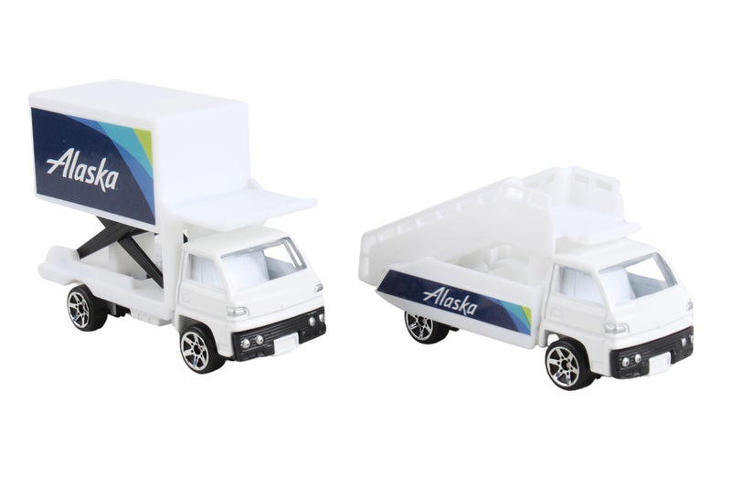 Daron Alaska Airlines Airport Playset with Die-Cast Metal Model Airplane with Plastic Parts, Cars and Transportation Toys for Kids Ages 3+ - Image 2