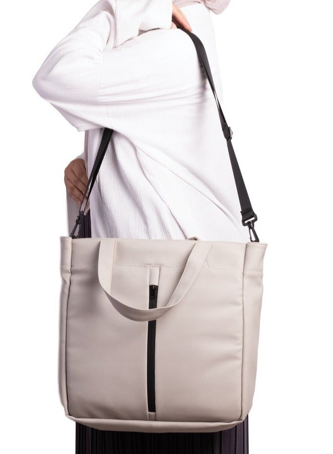 ايه ار سابلاي AR Tote Bag من Arij Bags | شنطة يد كبيرة للابتوب والاستخدام اليومي، بحزام كروس قابل للفك والتعديل، جيب رئيسي واسع، جيب لابتوب، جيوب داخلية متعددة، جيب أمامي سريع (39 × 38 × 12 سم) (رمادي) - Image 5