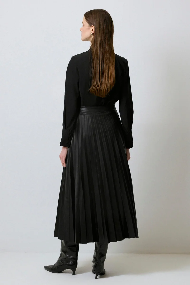 Touche Pleated Leather Skirt