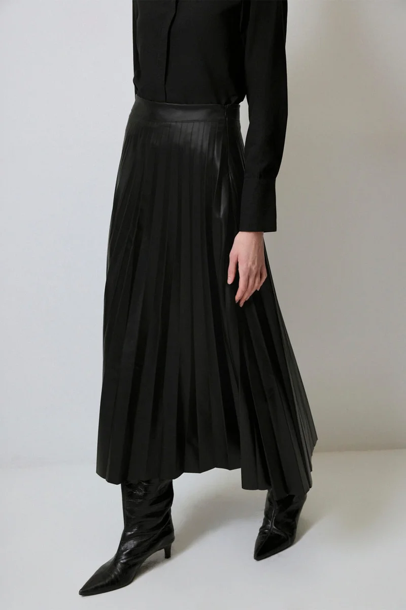 Touche Pleated Leather Skirt
