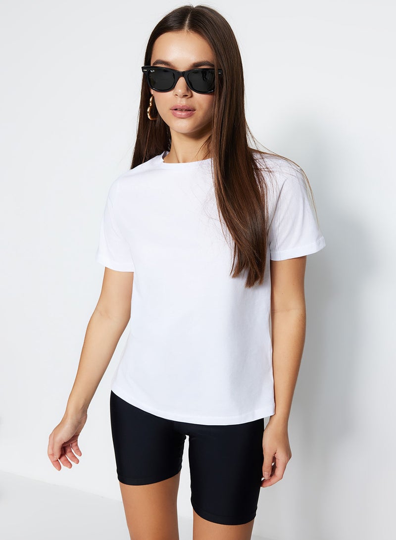 trendyol White 100% Cotton Regular/Normal Pattern Short Sleeve Basic Crew Neck Knitted T-Shirt TWOSS23TS00000 - Image 3
