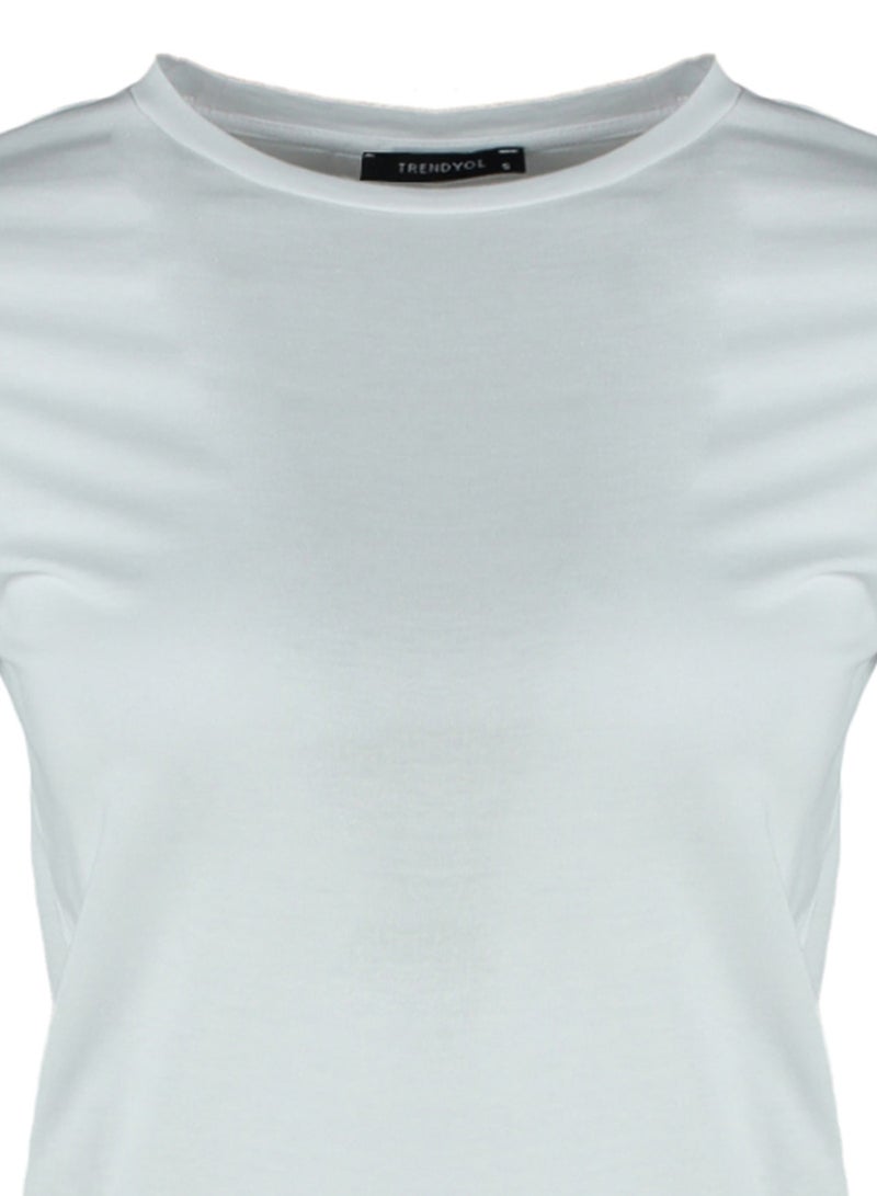 trendyol White 100% Cotton Regular/Normal Pattern Short Sleeve Basic Crew Neck Knitted T-Shirt TWOSS23TS00000 - Image 5