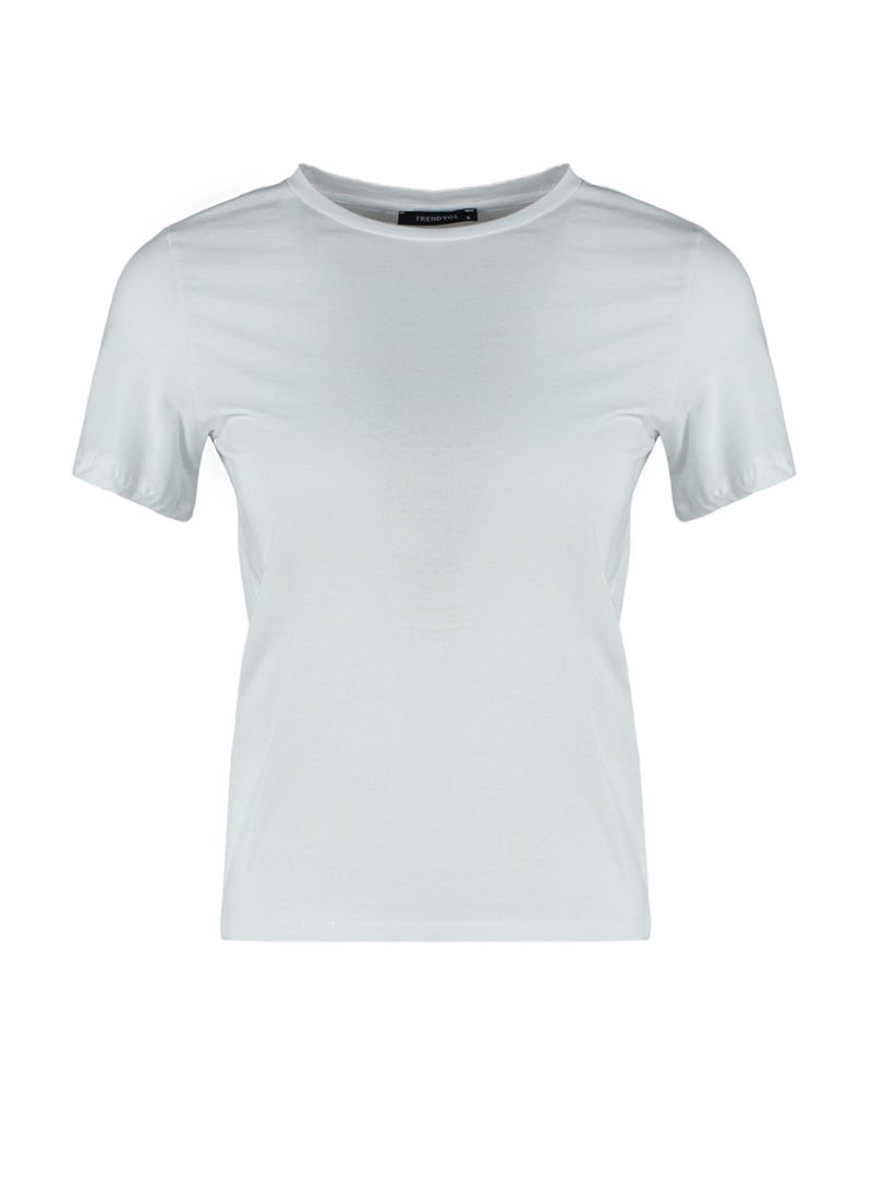 trendyol White 100% Cotton Regular/Normal Pattern Short Sleeve Basic Crew Neck Knitted T-Shirt TWOSS23TS00000 - Image 4