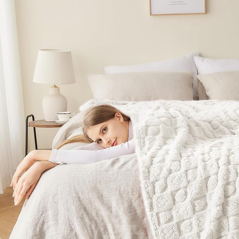Wajade Fleece Throw Blanket, Fluffy Faux Fur Blanket for Bed Sofa Couch, Soft Cosy Warm Thick Blanket,Love White 178x203 - Image 5