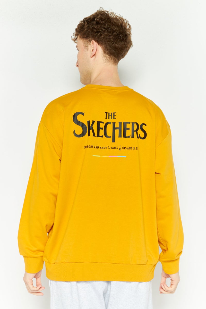 SKECHERS سويت شيرت رياضي للرجال بأكمام طويلة مناسب للخارج، أصفر - Image 4