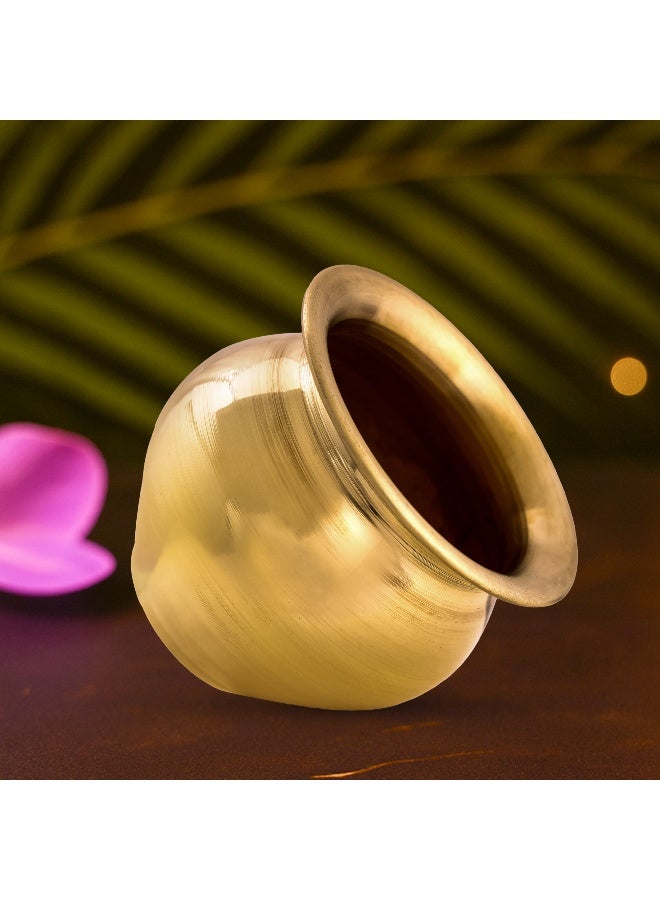 Aksharveda إبريق نحاسي تقليدي للعبادة، والمهرجانات، والطقوس المباركة | وعاء نحاسي مصنوع يدويًا للمعبد، وحفلات الزفاف، ونافراتي - Image 1