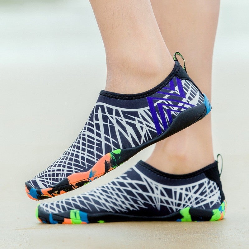 Generic Outdoor Wading Shoes, Swimming and Diving Shoes, River Tracing Shoes, Water Shoes, Diving Beach Shoes, Couple Yoga Shoes for Women 988 silver