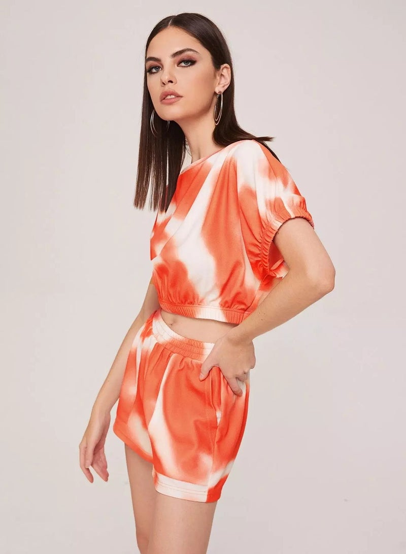 طقم بلوزة وشورت بأكمام أجنحة الخفاش مع صبغات التعادل - Image 5