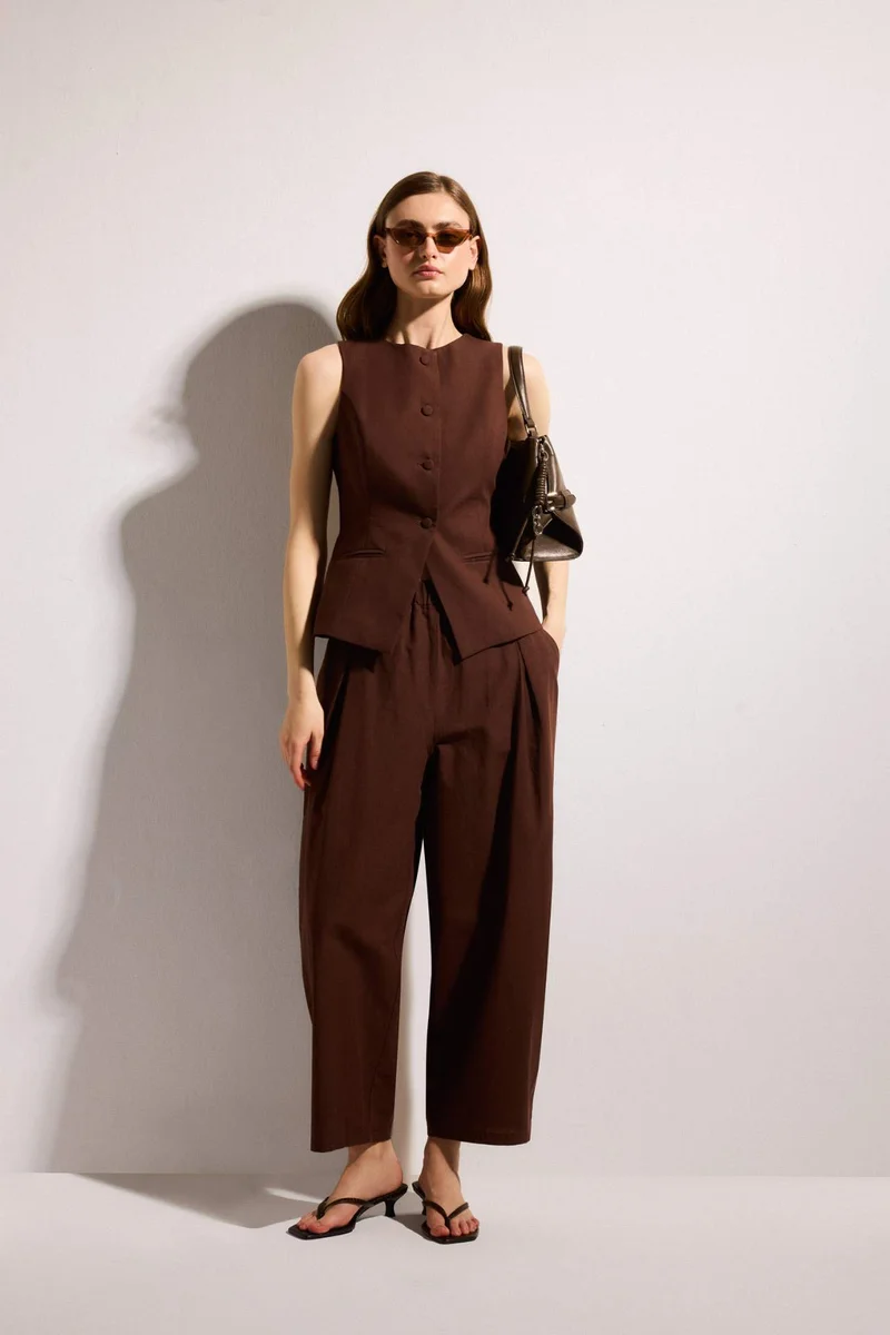 ديفاكتو Crew Neck Linen Vest