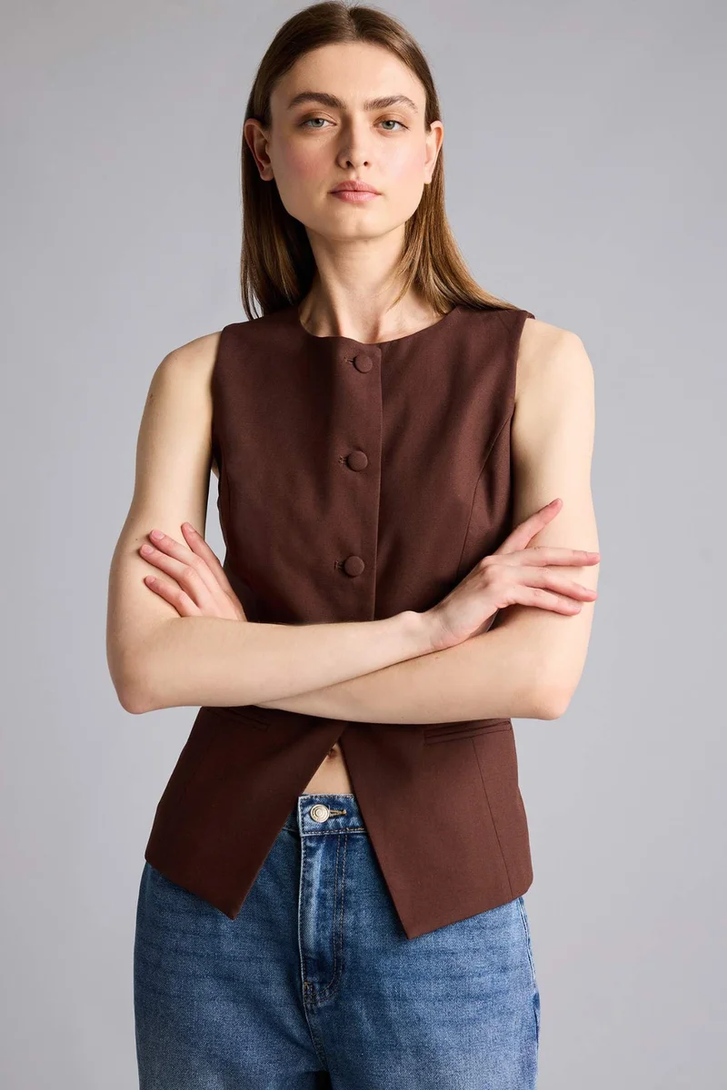 ديفاكتو Crew Neck Linen Vest