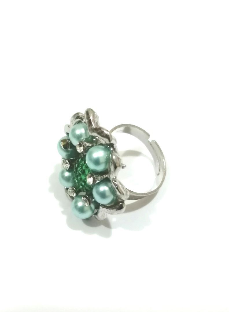 Green Flower Design Fashion Ring  - Image 1