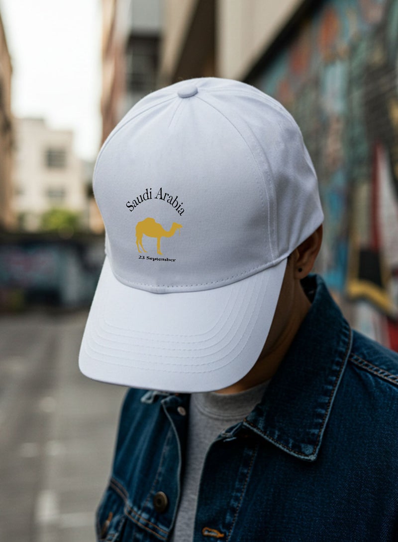لوحة كاب مصنوع من القطن لمناسبة اليوم الوطني السعودي بتصميم ٢٣ سبتمبر - Image 2