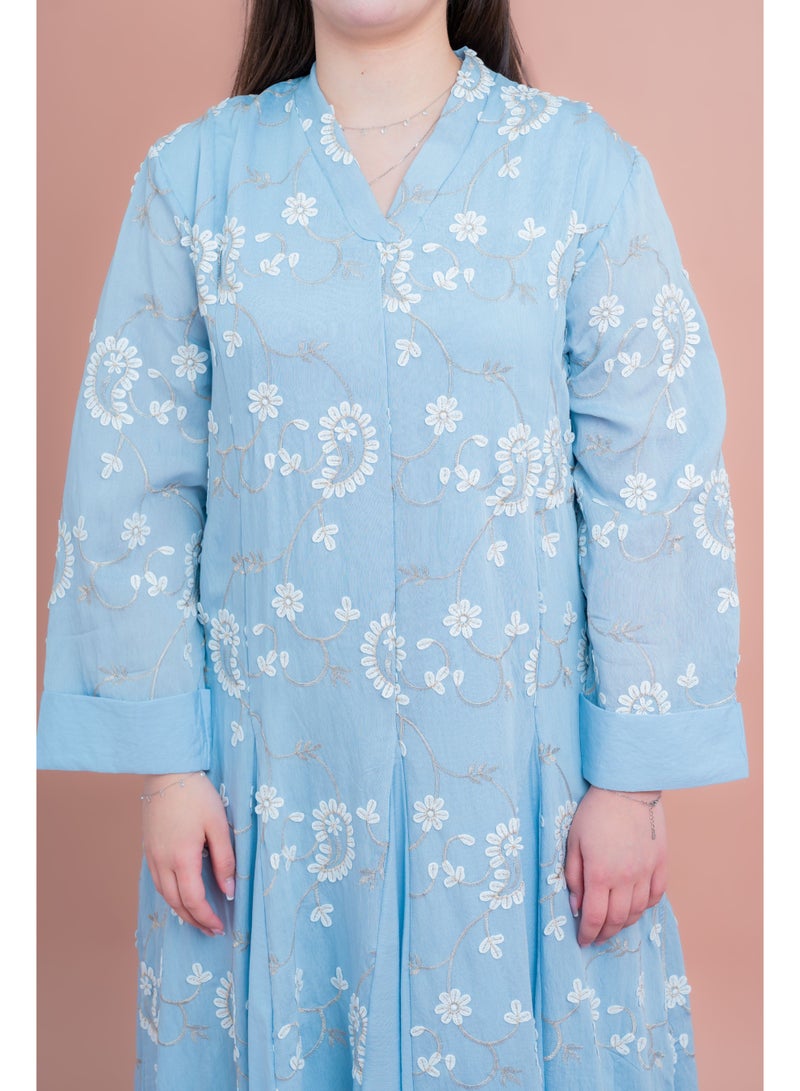 اكسا جلابية مطرزة بنقشة بتلات الزهور - Image 2