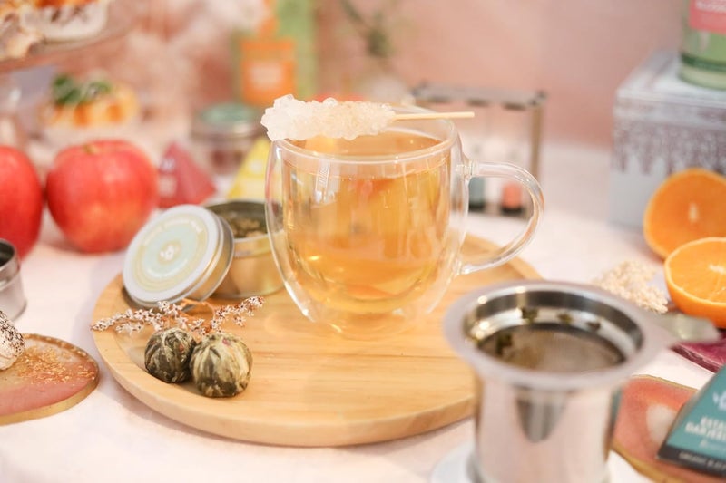 Teabloom كوب زجاجي مقاوم للحرارة مع مصفاة شاي فضفاضة وغطاء – 15 أونصة / 430 مل – يتضمن 2 شاي مزهر - Image 2