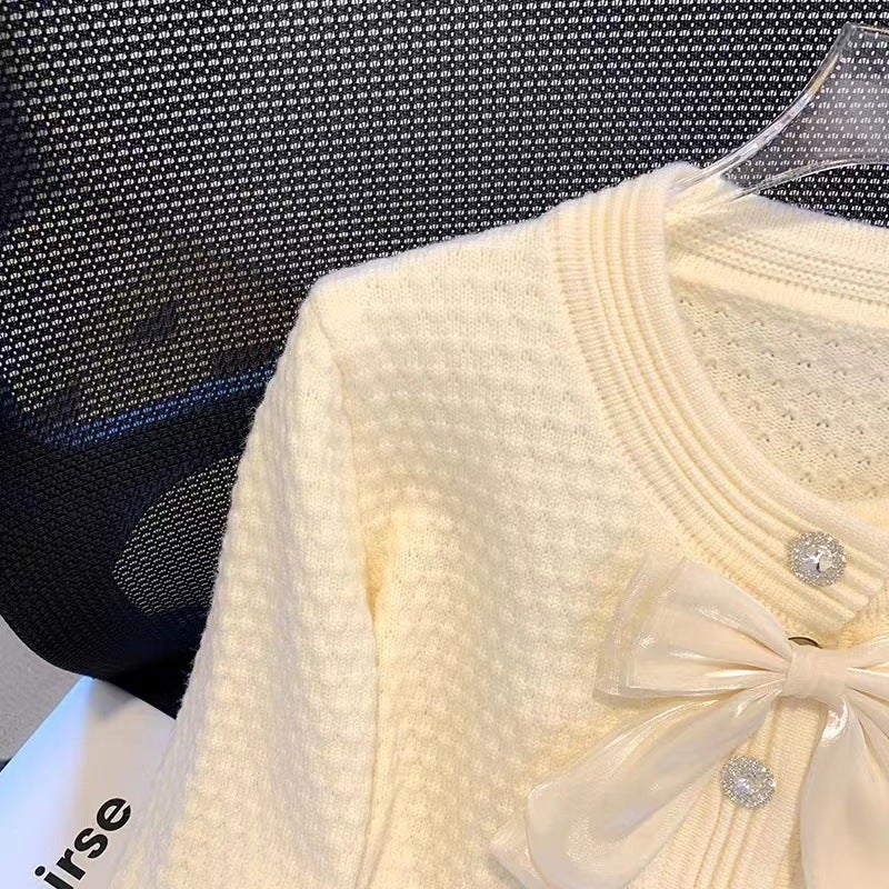 Xiaoxiangfeng Cardigan Sweater Coat Womens Autumn and Winter 2024 New Korean Red Bow Bead Knitted Top Off-white - Image 5