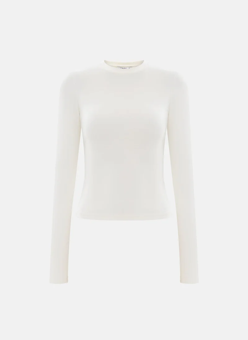 ليتشي بلوزة ذات اكمام طويلة ولون احادي