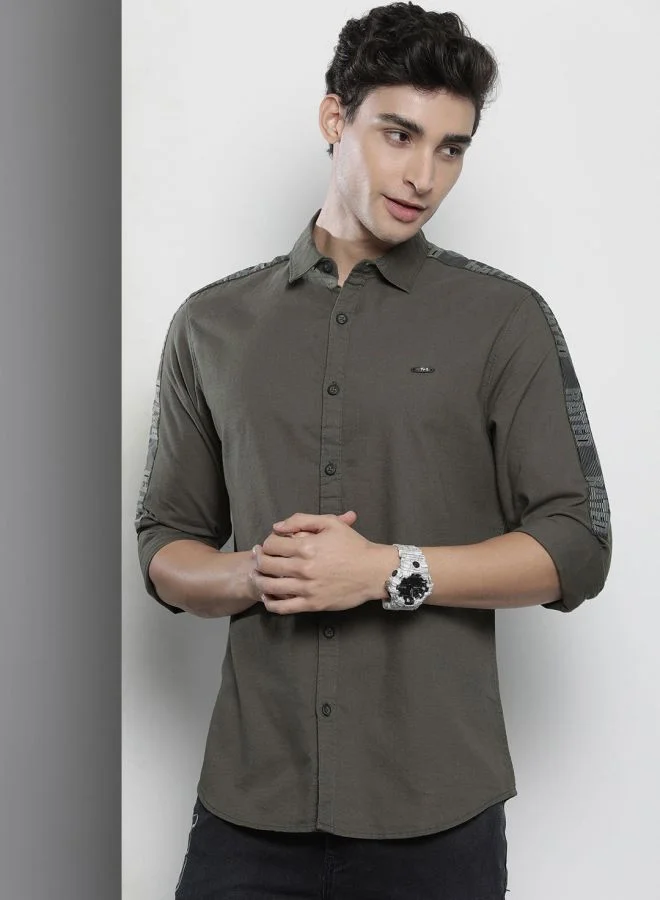 The Indian Garage Co Men Slim Fit Sleeve Tape Full Sleeves Cutaway Collar Street Wear Shirt