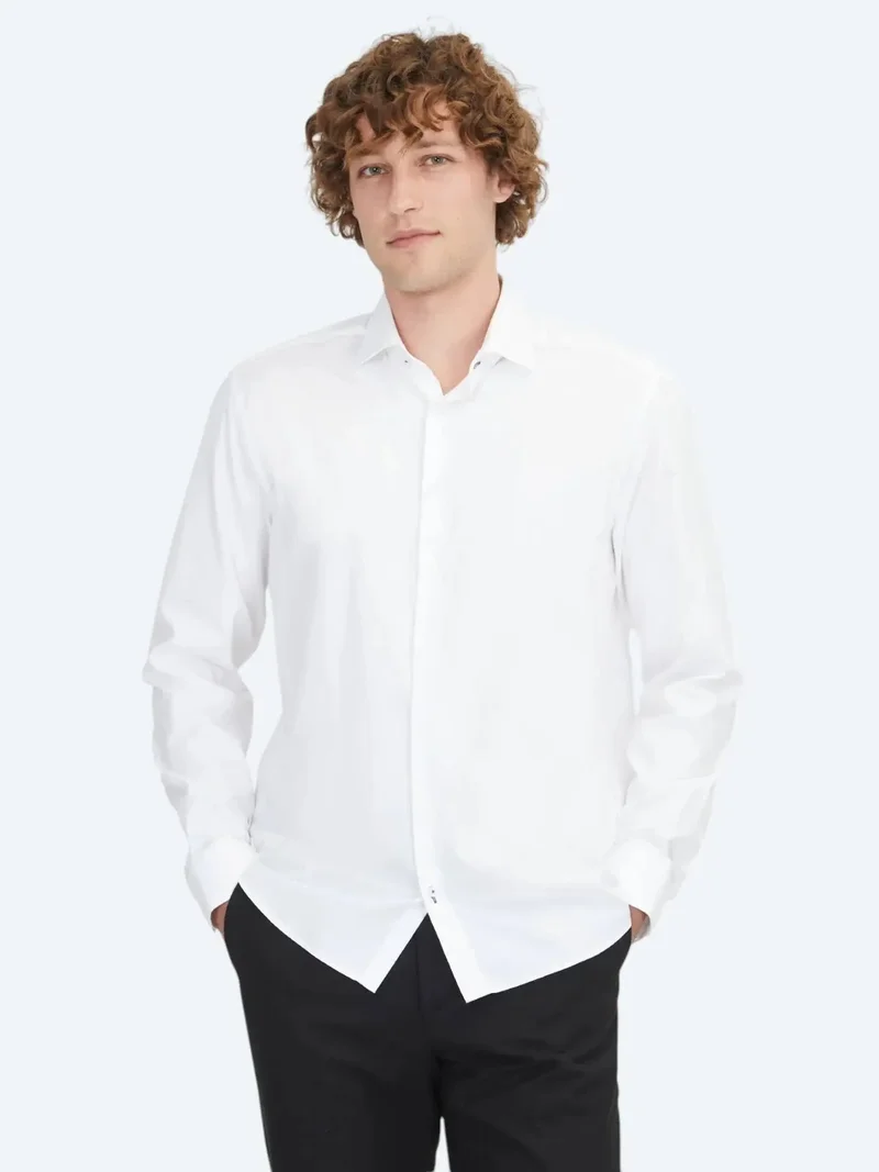 كيب قميص أبيض سادة بقصة عادية، مصنوع من القطن الكلاسيكي 100%