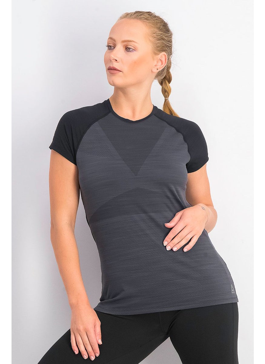 Women OS Active Chill Vent T-shirt, Black and Grey - pzsku/ZB74CAF9A66CA6FD77C1CZ/45/_/1724351228/0d64a56b-ee2a-466d-b9bf-e4d4dbe2d270