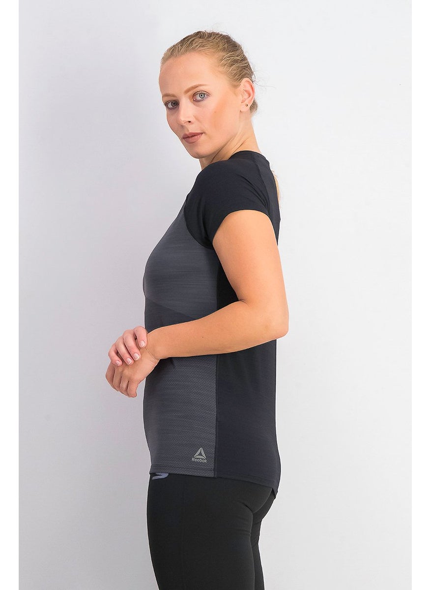 Women OS Active Chill Vent T-shirt, Black and Grey - pzsku/ZB74CAF9A66CA6FD77C1CZ/45/_/1724351233/3d060b6a-60fd-49d6-8403-61b43ab71c28