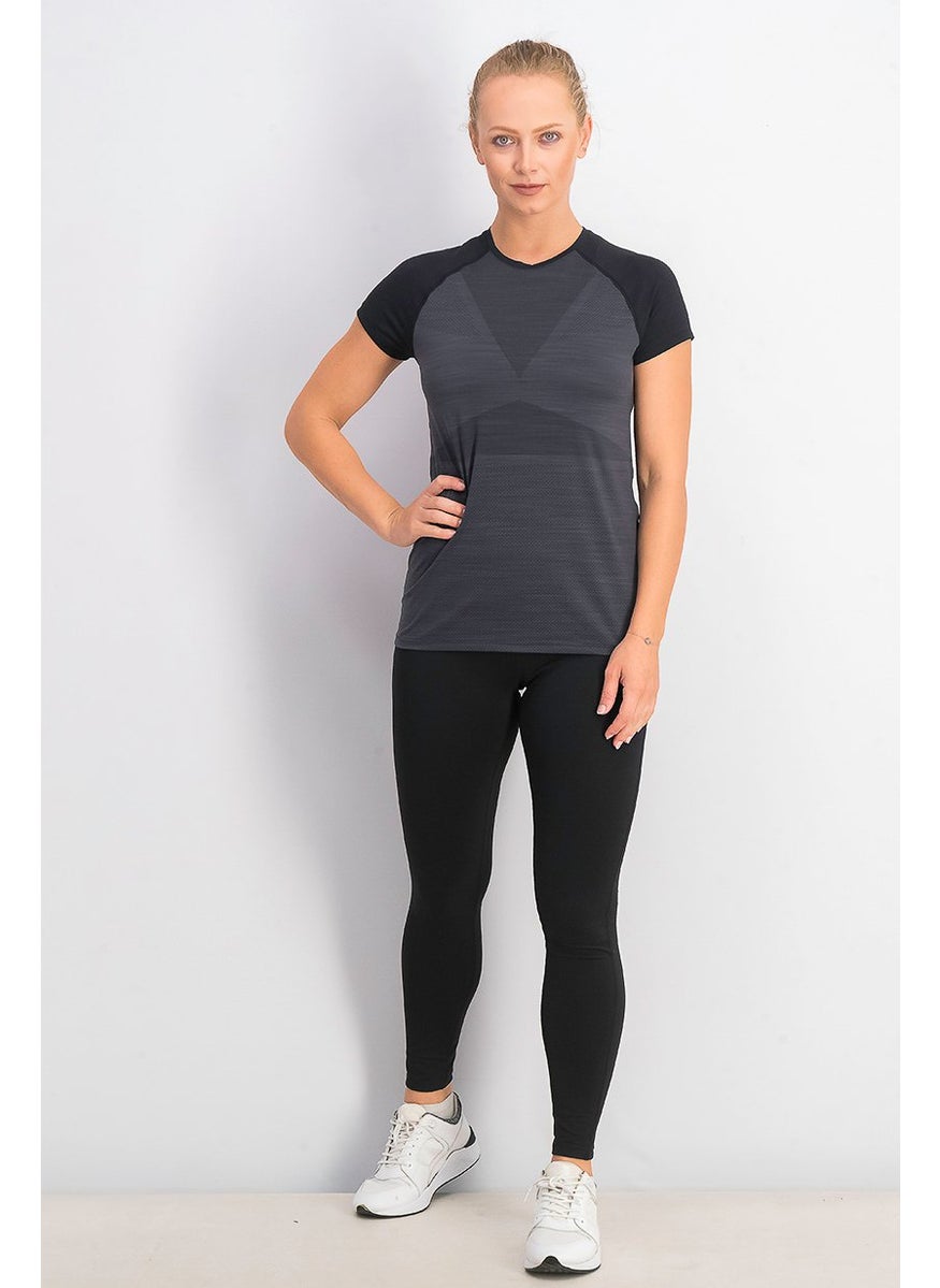 Women OS Active Chill Vent T-shirt, Black and Grey - pzsku/ZB74CAF9A66CA6FD77C1CZ/45/_/1739110549/1ca6e612-9b5f-4e12-a1b1-1a4282497849