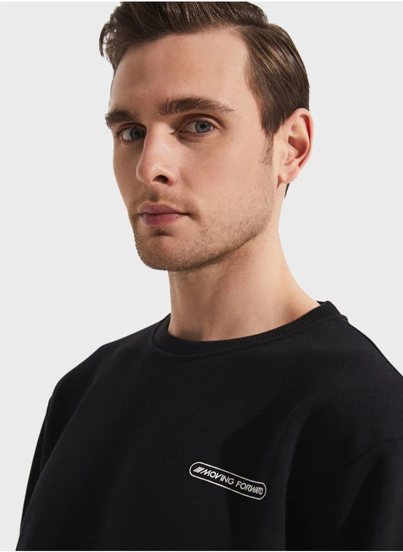 جون Essentail Crew Neck Sweatshirt