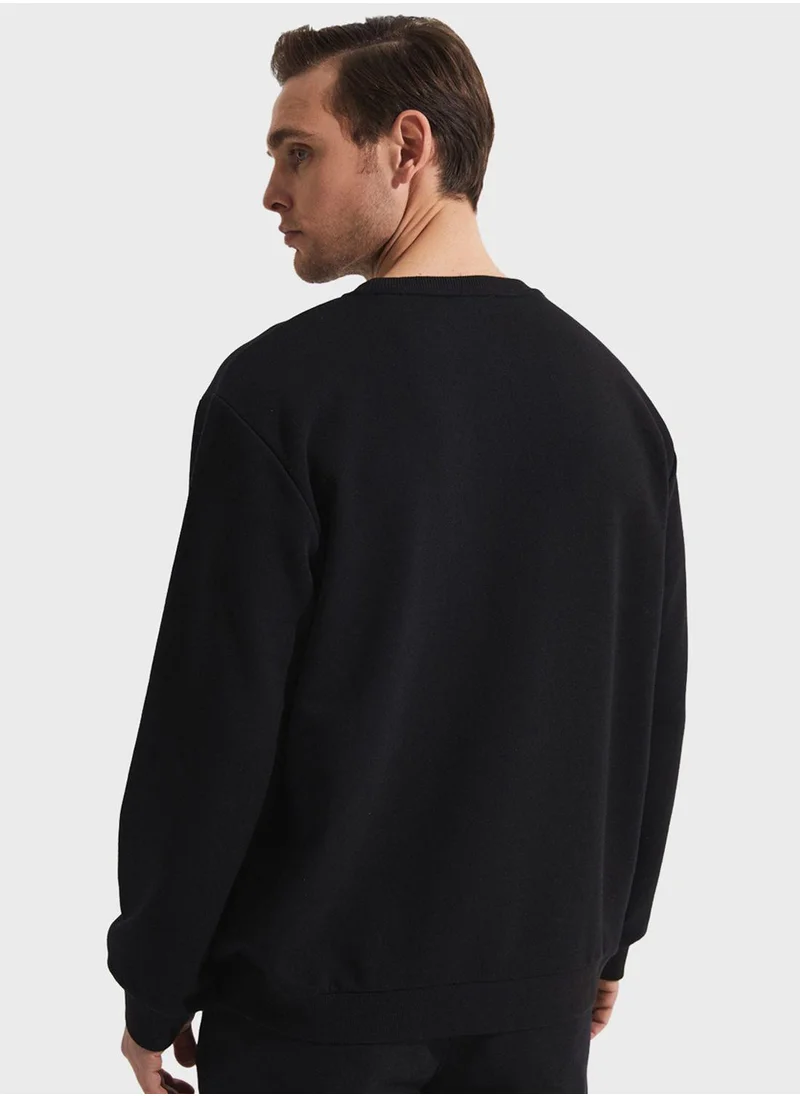 جون Essentail Crew Neck Sweatshirt