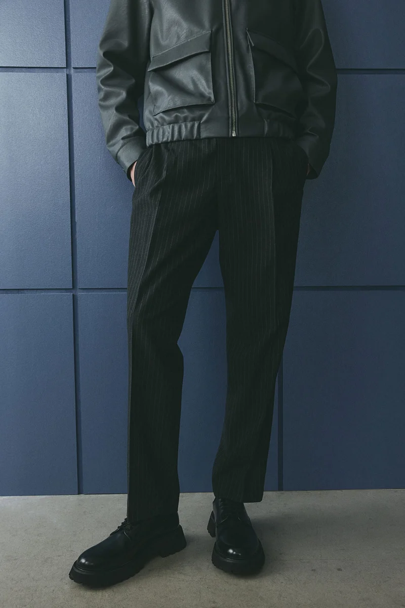 اتش اند ام بنطلون بقصّة عادية وكسرات على الساقين