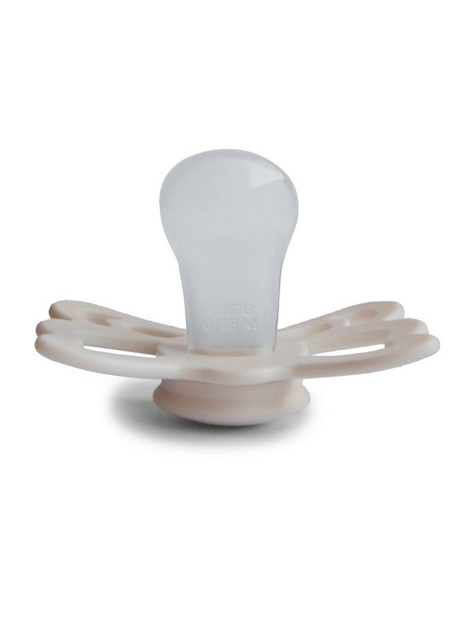 فريج لهاية فريج باترفلاي التشريحية للأطفال من السيليكون الناعم الحريري | صنع في الدنمارك | خالية من مادة BPA (كريمي/أحمر خدود، من ٦ إلى ١٨ شهرًا) - Image 1