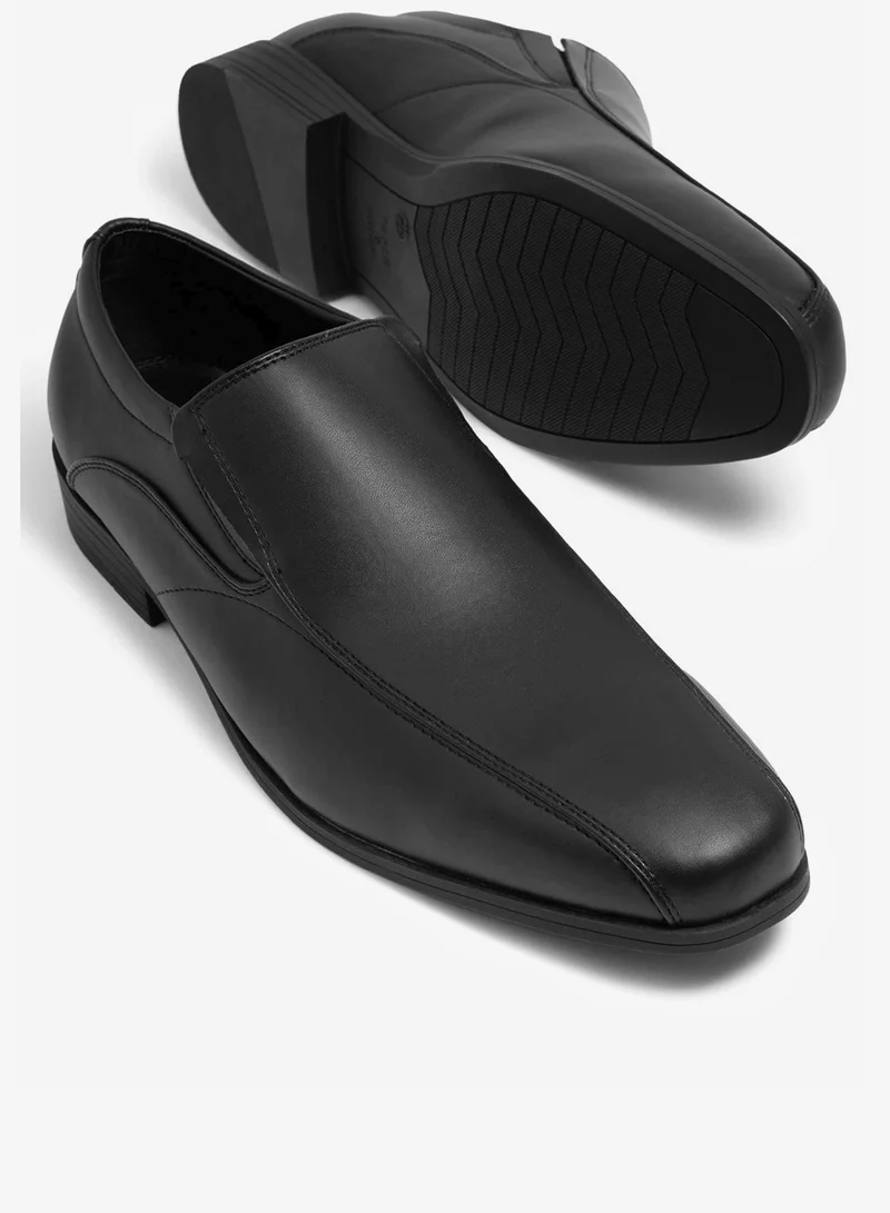 ماتلان أحذية سوداء سهلة الارتداء بنقش خطوط الترام