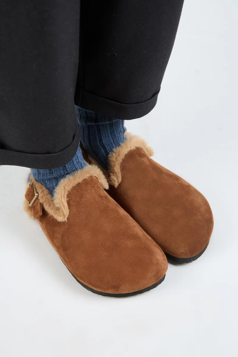 Manijero Manijero (Holly 2 Fur-Lined) Women's Genuine Leather Buckled Clogs in Tan