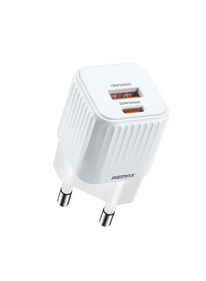 ريماكس شاحن صغير PR-U2، شاحن حائط سريع بمنفذين USB وType-C بقوة 20 وات، محول سفر صغير الحجم مع حماية ذكية - أبيض - Image 1