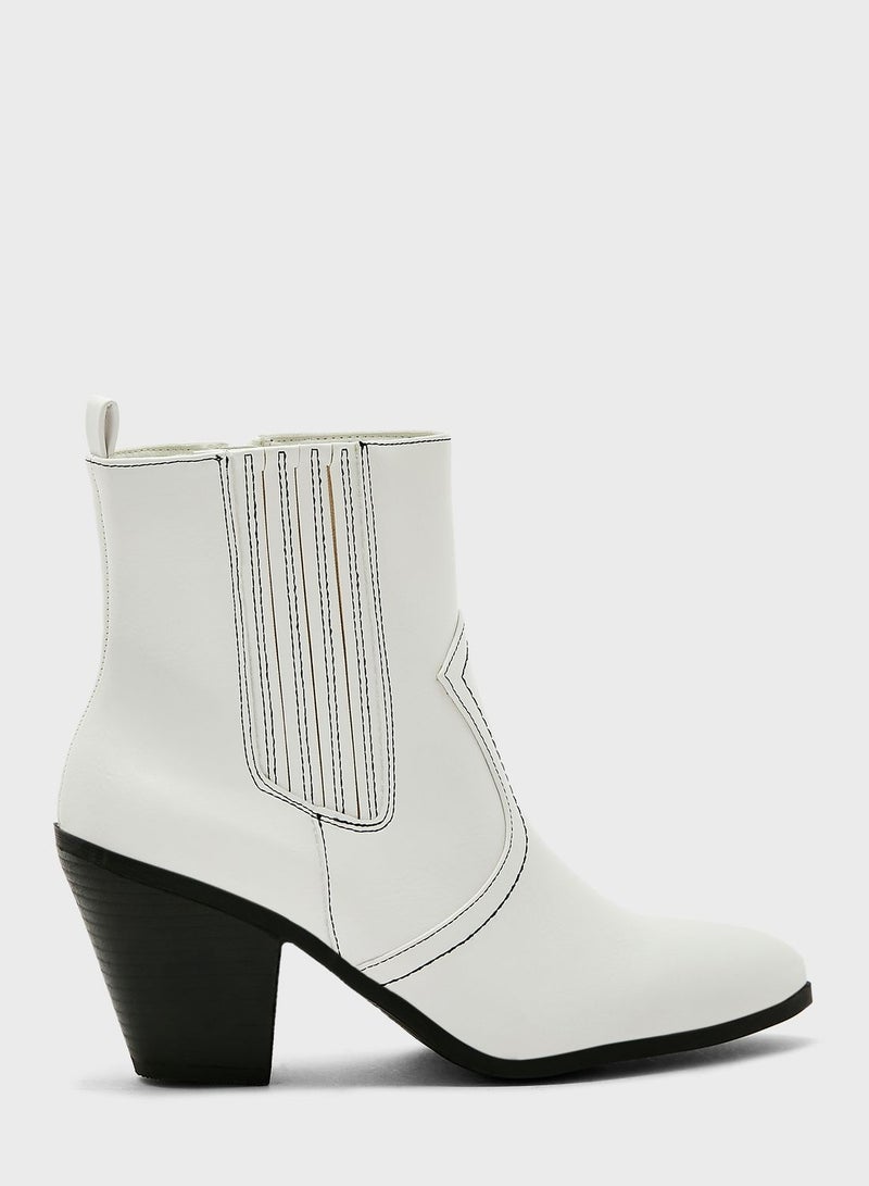 NEW LOOK Pointed Toe Boots - Image 1