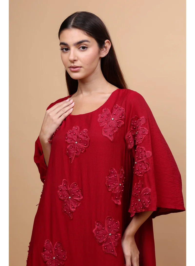 اكسا جلابية مزينة بالزهور والكريستال لون أحمر