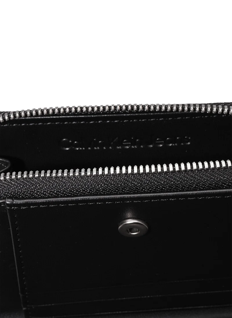 كالفن كلاين جينز Zip Around Wallet