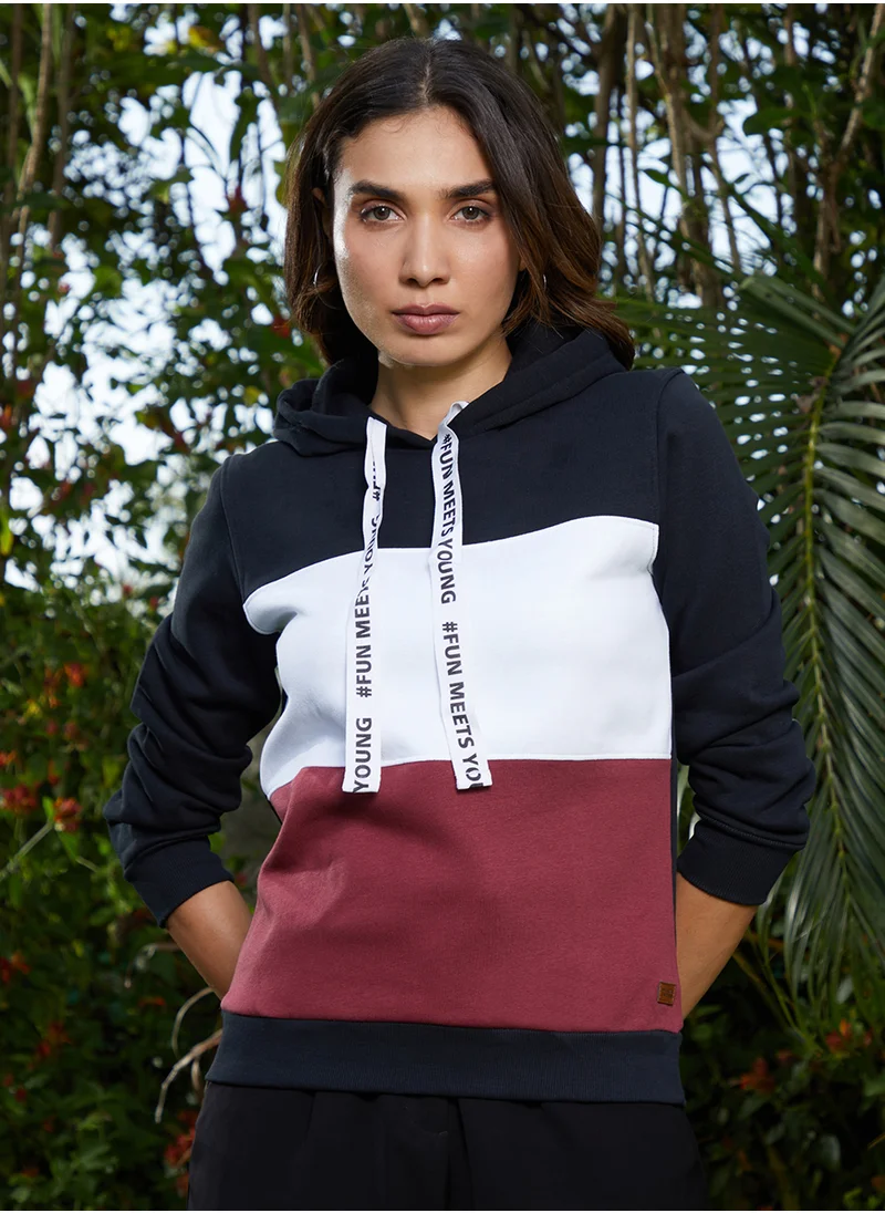 Campus Sutra Women's Navy Blue & Wine Red Contrast Panel Pullover Hoodie