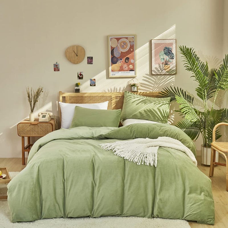 CLOTHKNOW Green Fluffy Queen Comforter Set 3Pcs Velvet Bedding Comforter Sets Soft Sage Green Queen Size Comforter with 2 x Pillow Cases