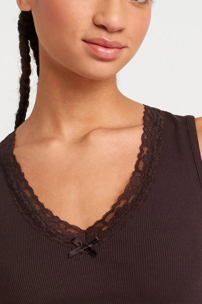 DILVIN Sleeveless Lace Ribbed V-neck Blouse