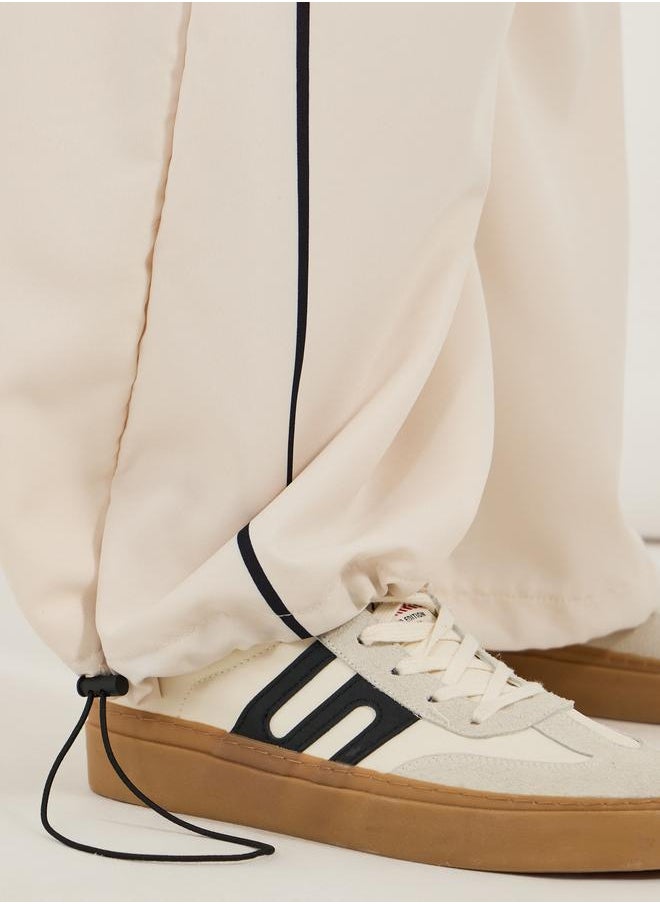 Styli Styli Plus Size Piping Detail Mid Rise Pants with Drawstring  - Image 4