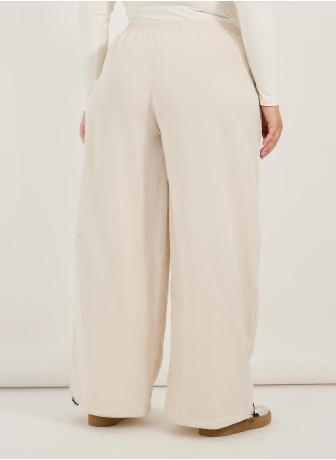 Styli Styli Plus Size Piping Detail Mid Rise Pants with Drawstring  - Image 5
