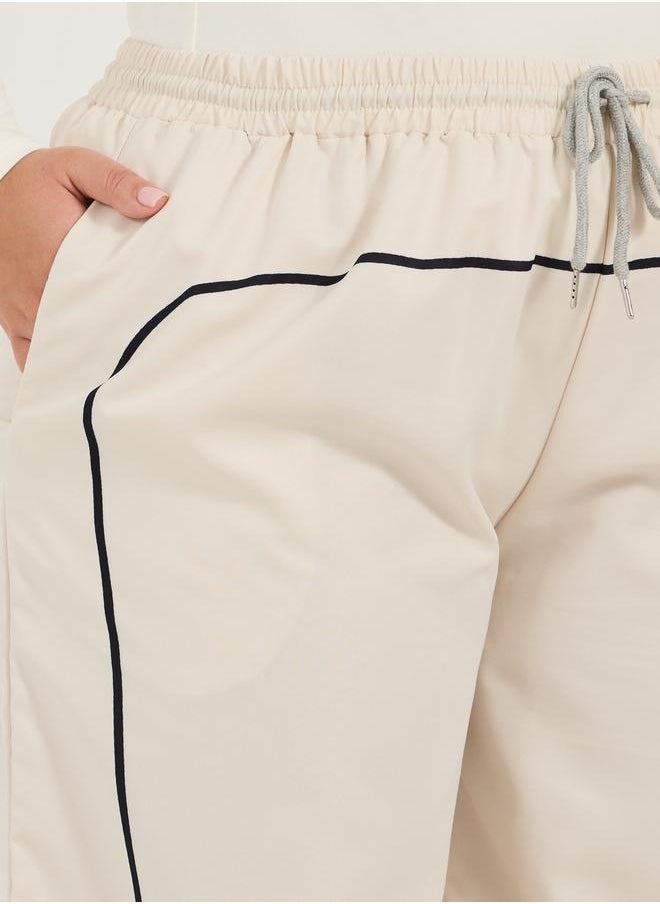 Styli Styli Plus Size Piping Detail Mid Rise Pants with Drawstring  - Image 3