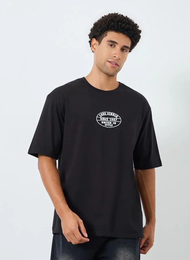 Styli Men Oversized HD Emblem Graphic Jersey T-Shirt