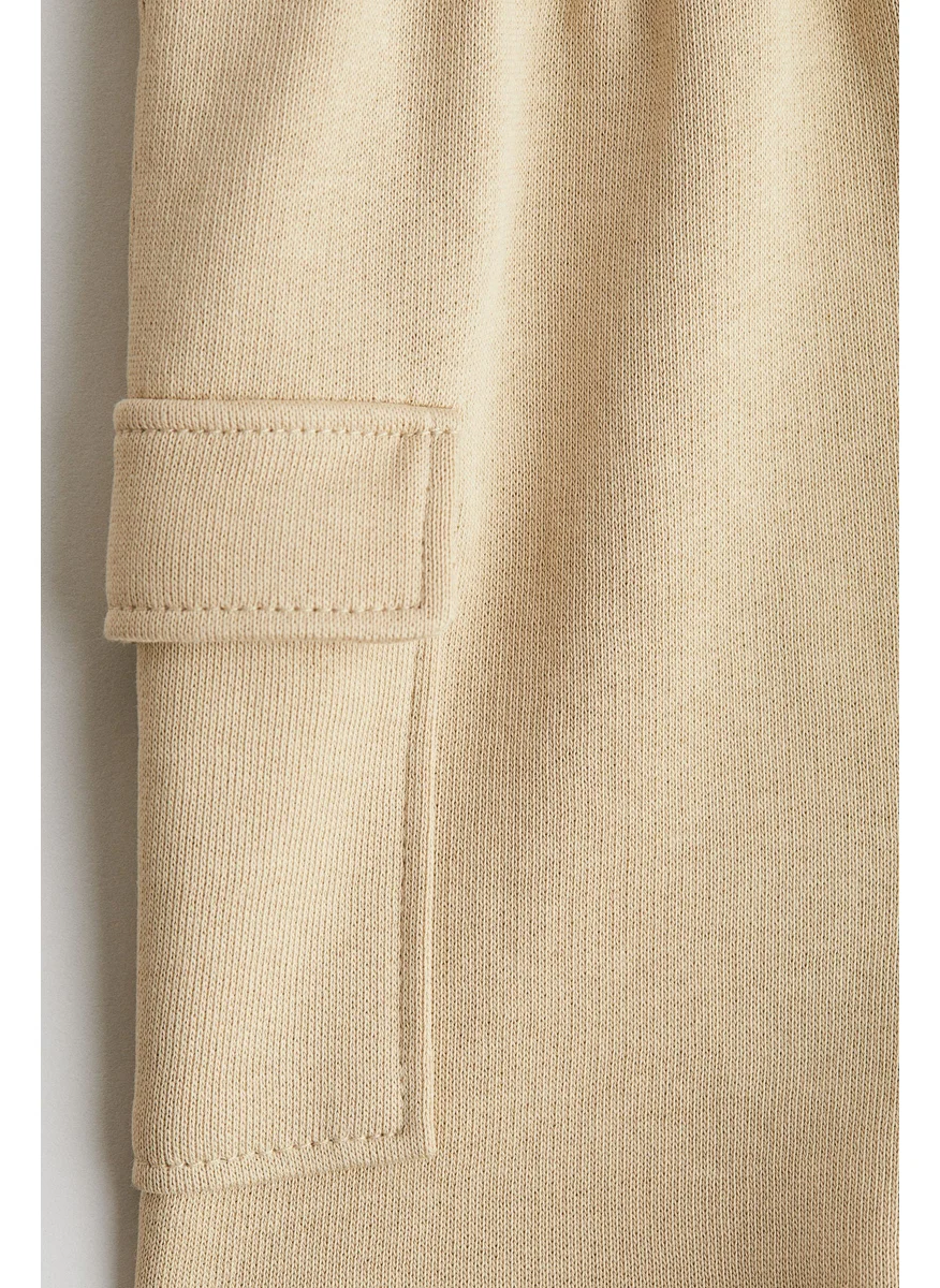 H&M Sweatshirt Cargo Shorts