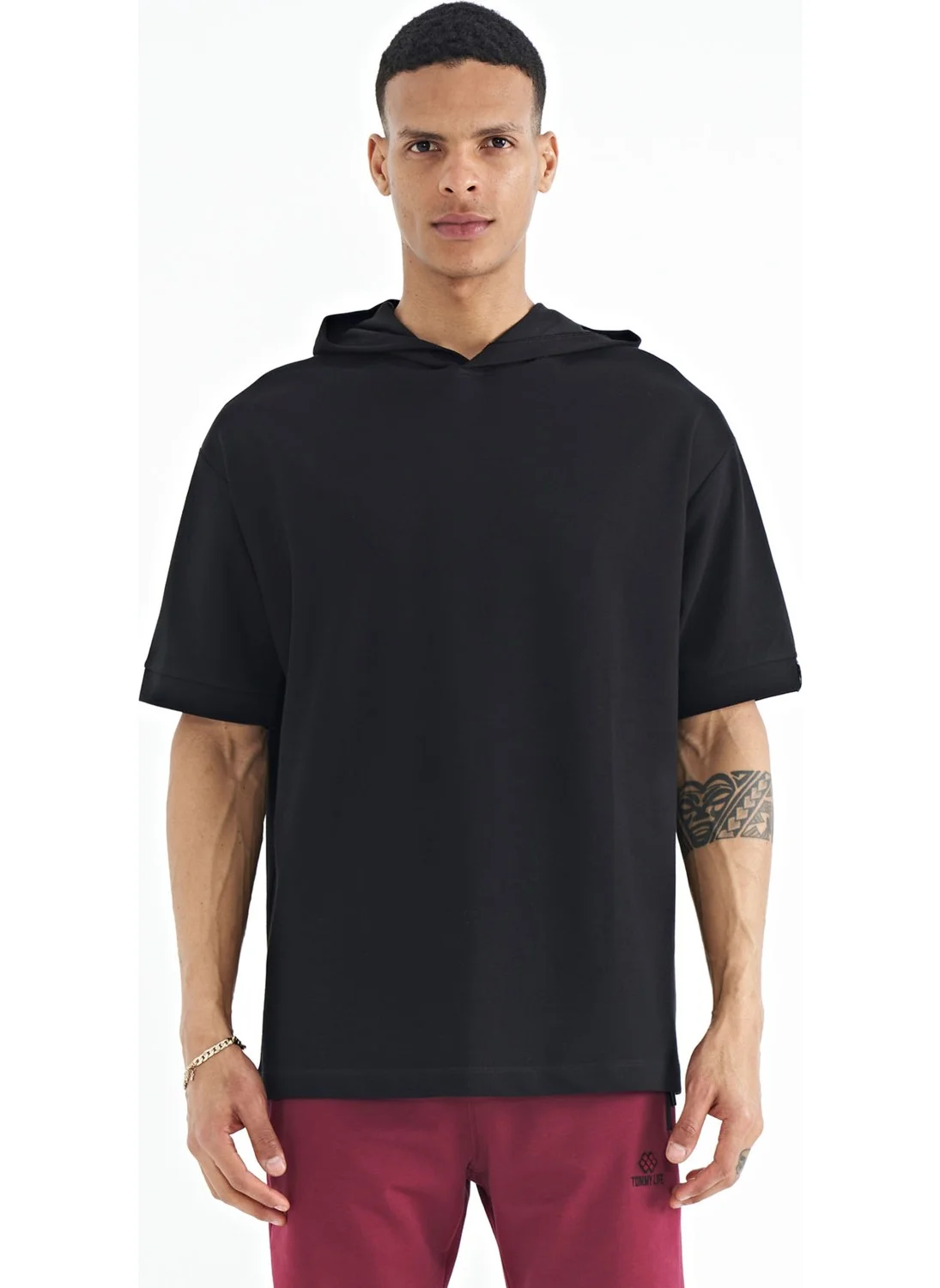 Tommy Life Black Hooded Sleeve Label Detail Oversize Men's T-Shirt - 88179