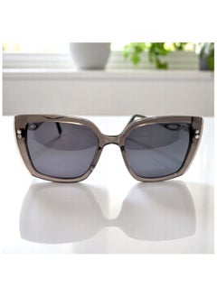 Authentic Armando Cavelli sunglasses, crafted from carefully selected premium acetate for a luxurious look and longevity with extensive use. This model combines modernity and classic style, with a raw grey acetate front and silver -plated metal temples to complete your luxury look. Comes with premium polymer lenses offer UV400 protection in a grey.