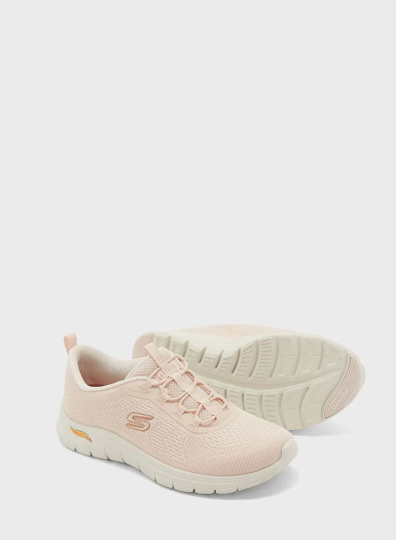 SKECHERS Arch Fit Vista