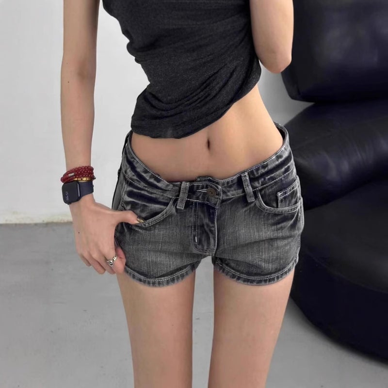 شورت جينز نسائي مغسول بقصة ضيقة وخصر منخفض ومطاطية - Image 2