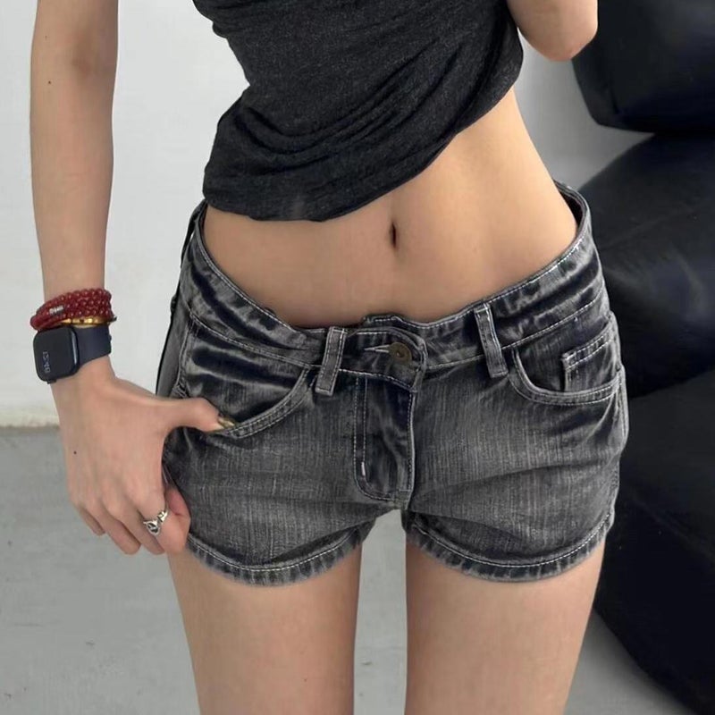 شورت جينز نسائي مغسول بقصة ضيقة وخصر منخفض ومطاطية - Image 1